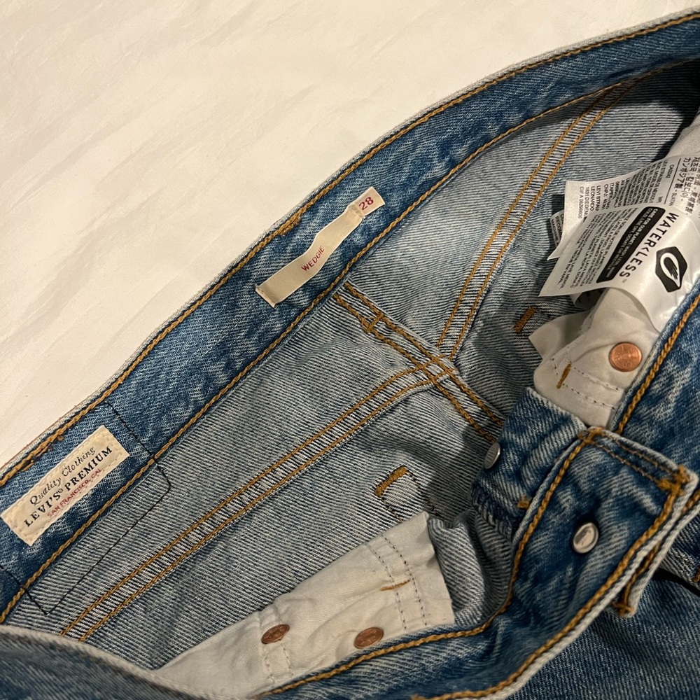 Levi's Wedgie High Rise Straight Leg Jeans - Picture 4 of 7